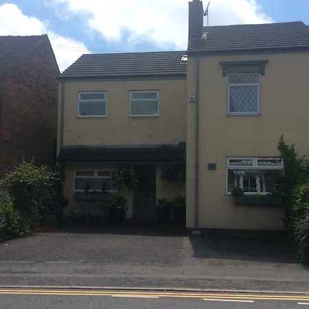 Mere Cottage B & B Alsager Luaran gambar