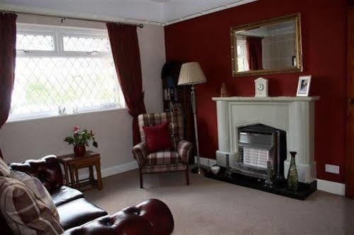 Mere Cottage B & B Alsager Luaran gambar